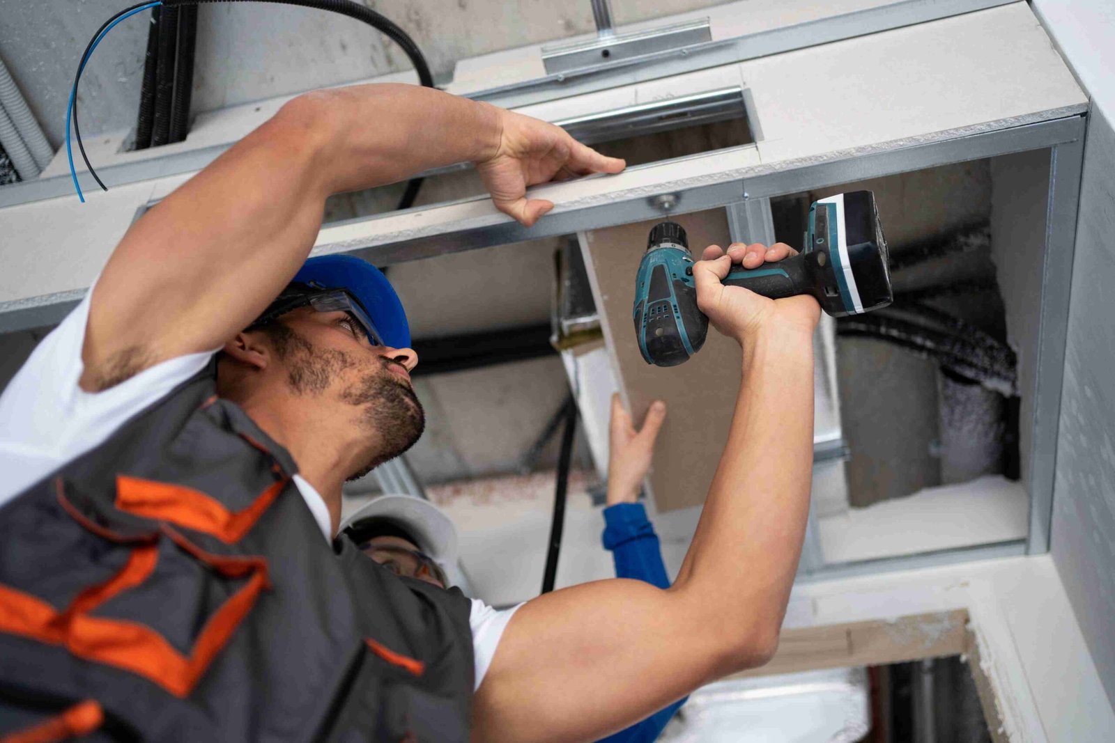 Read more about the article Keeping Caledon Moving: Reliable Elevator Repair Services by Noah Elevator
